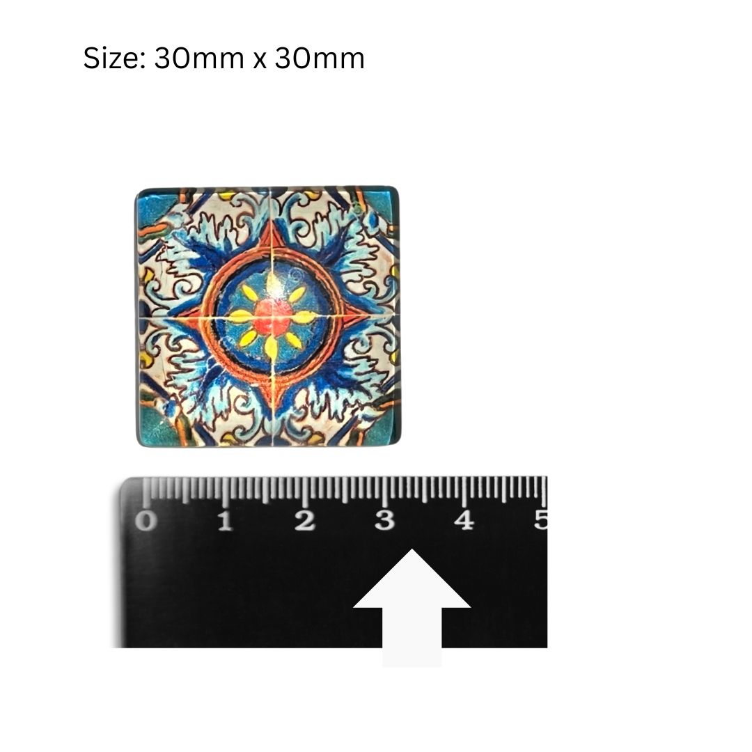 Glass Domed Insert H (30x30mm)