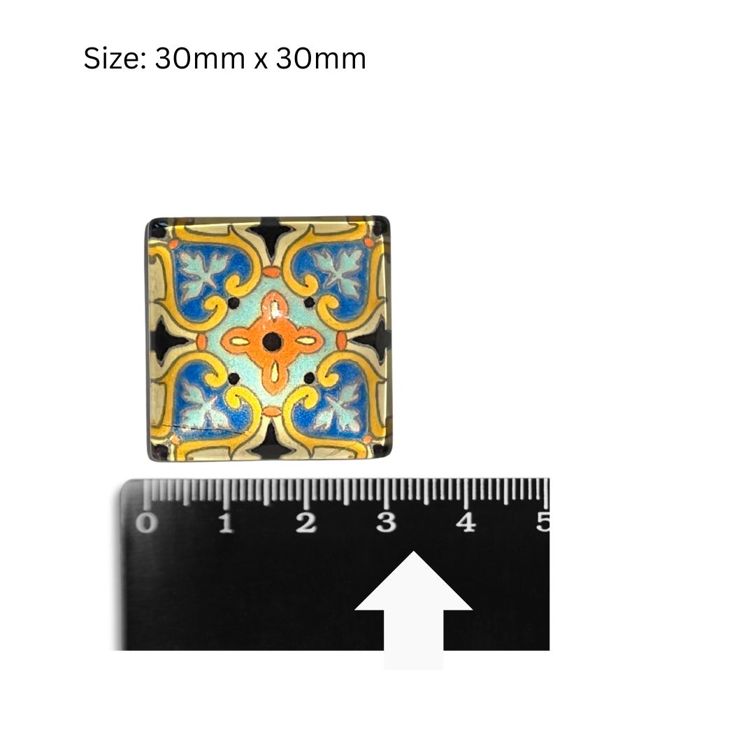 Glass Domed Insert J (30x30mm)
