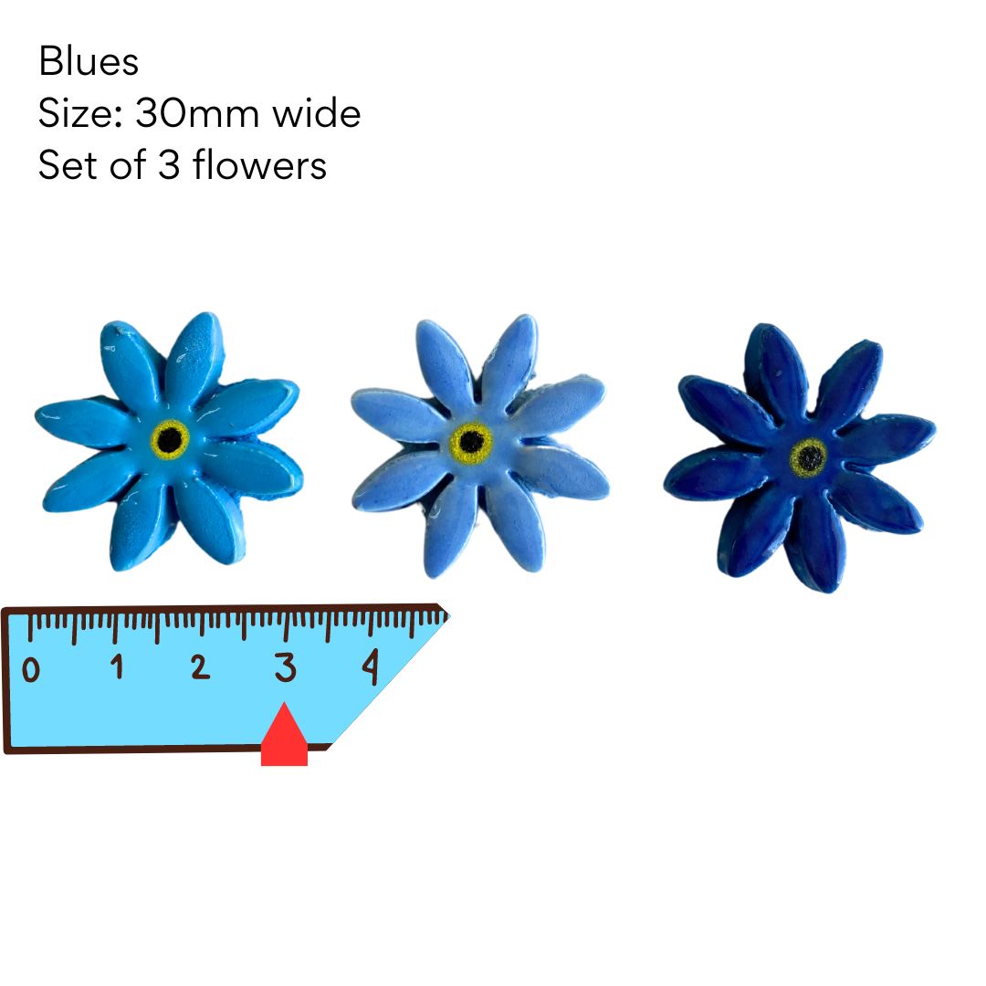 Flower 4 - set of 3 pottery flowers (30mm)