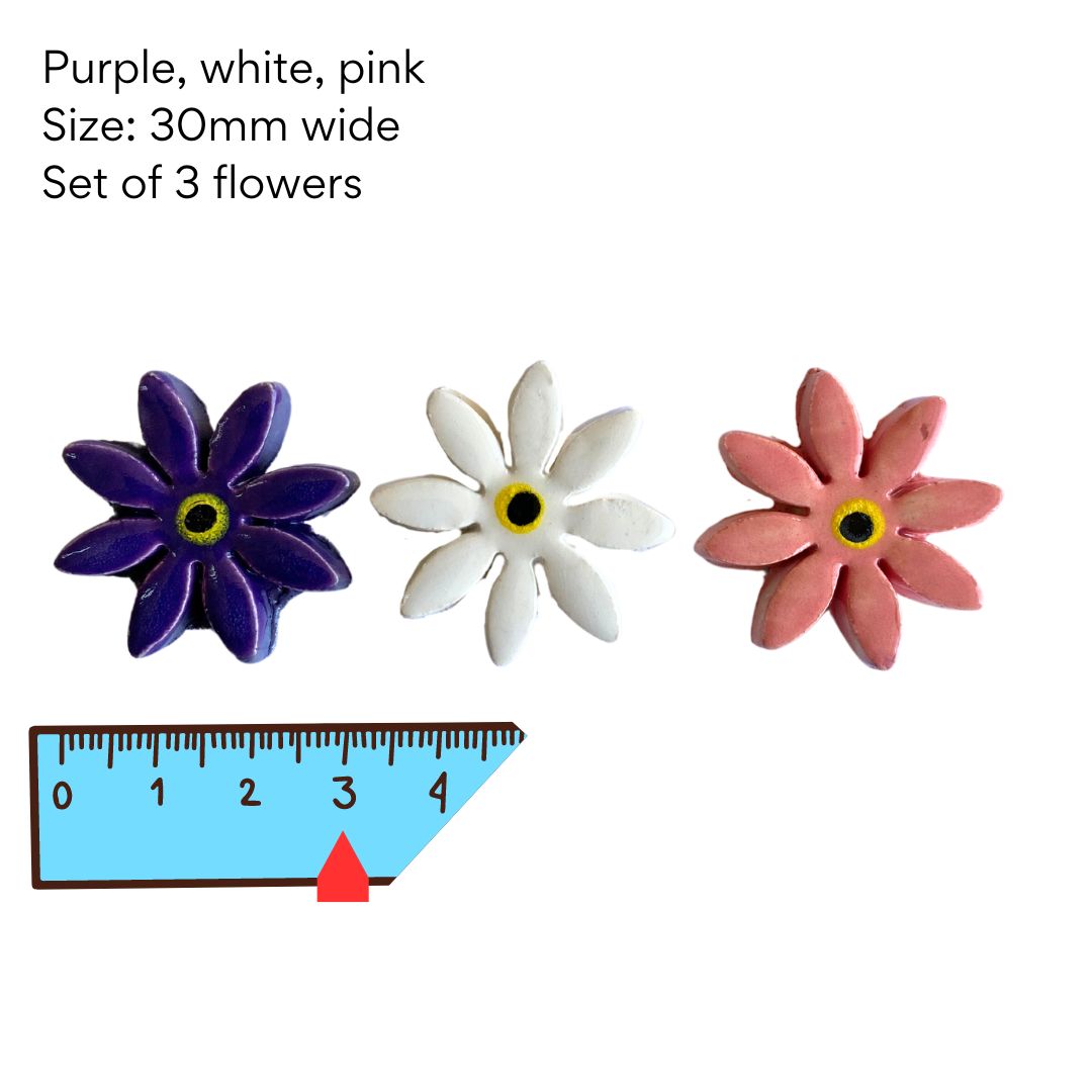 Flower 5 - set of 3 pottery flowers (30mm)